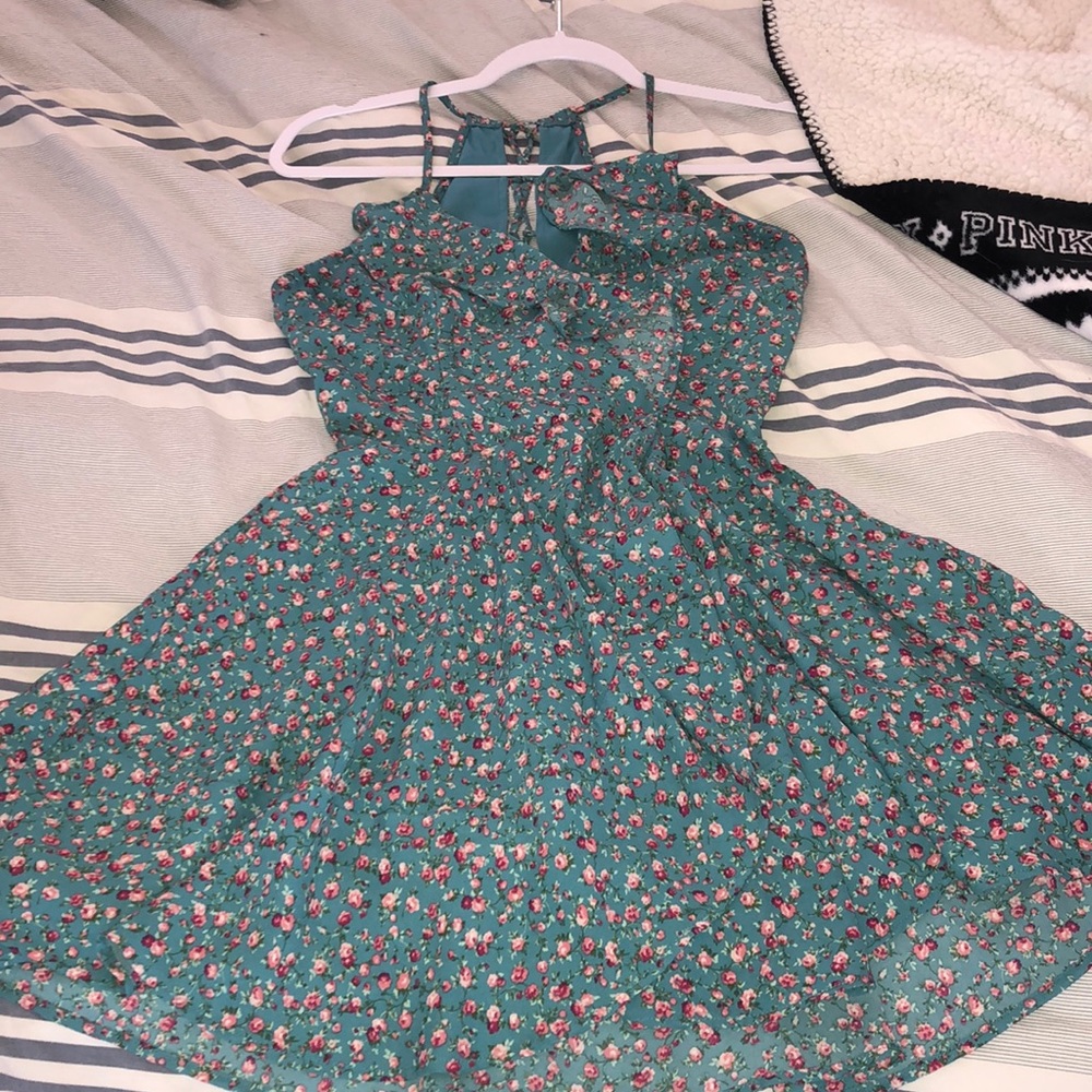 Flowy lace up back Floral print Dress